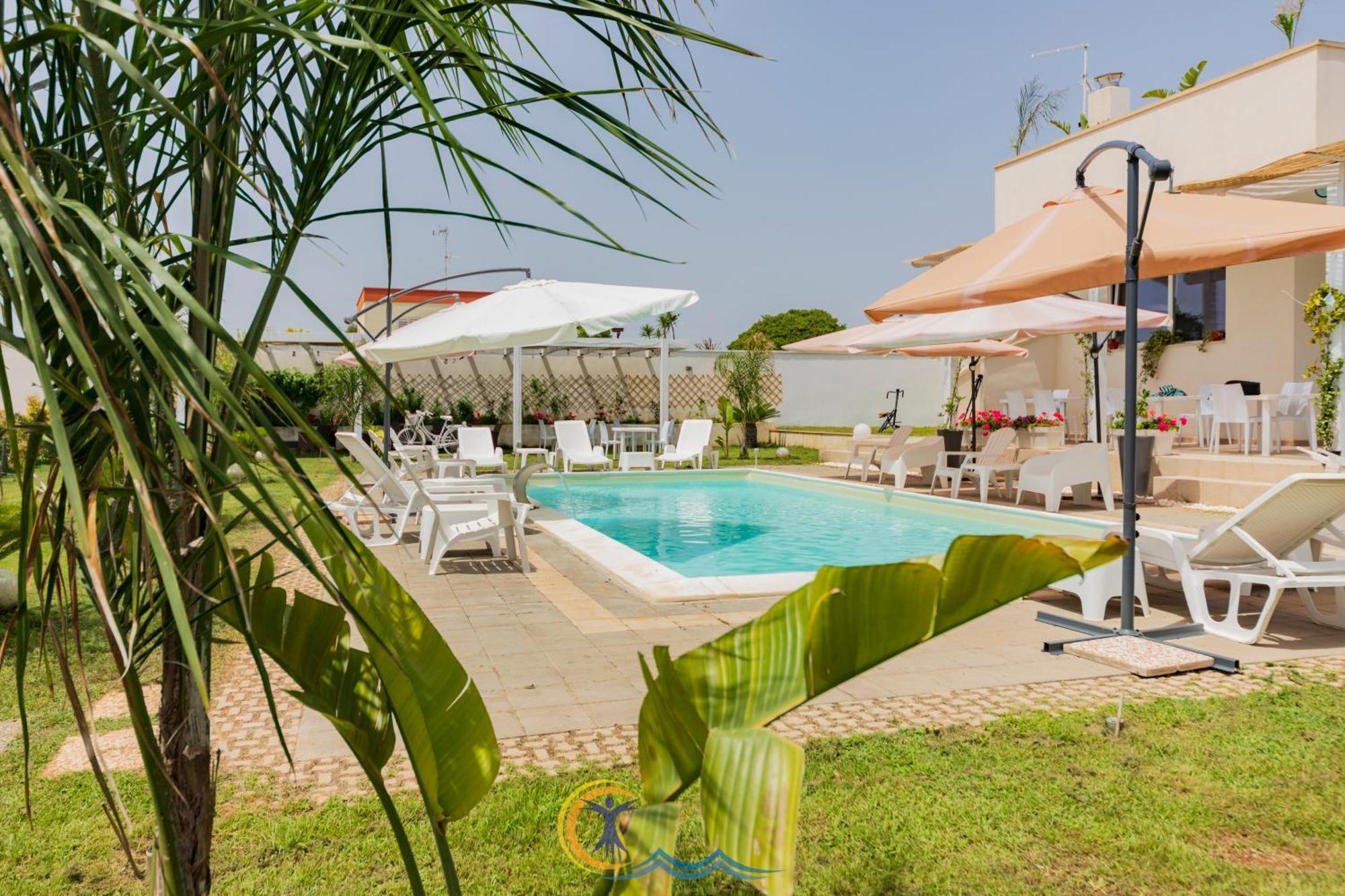 Villa Leonardo San Foca - Room, Pool & Restaurant 외부 사진
