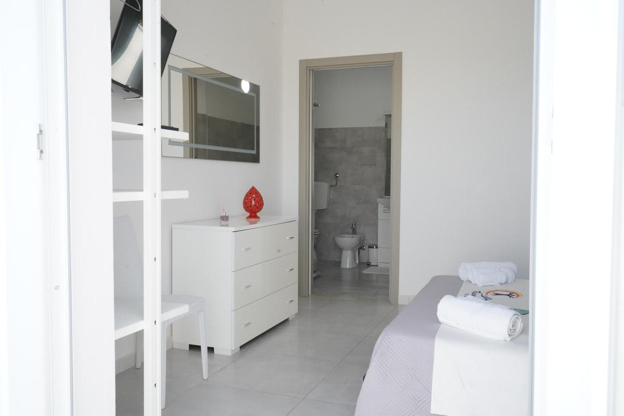 Villa Leonardo San Foca - Room, Pool & Restaurant 외부 사진
