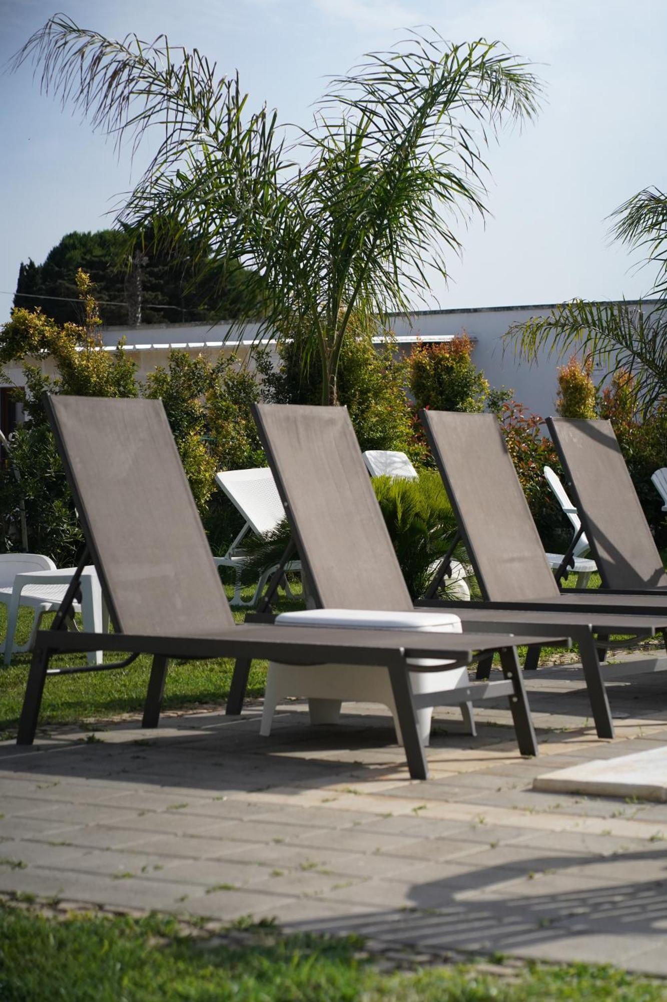 Villa Leonardo San Foca - Room, Pool & Restaurant 외부 사진